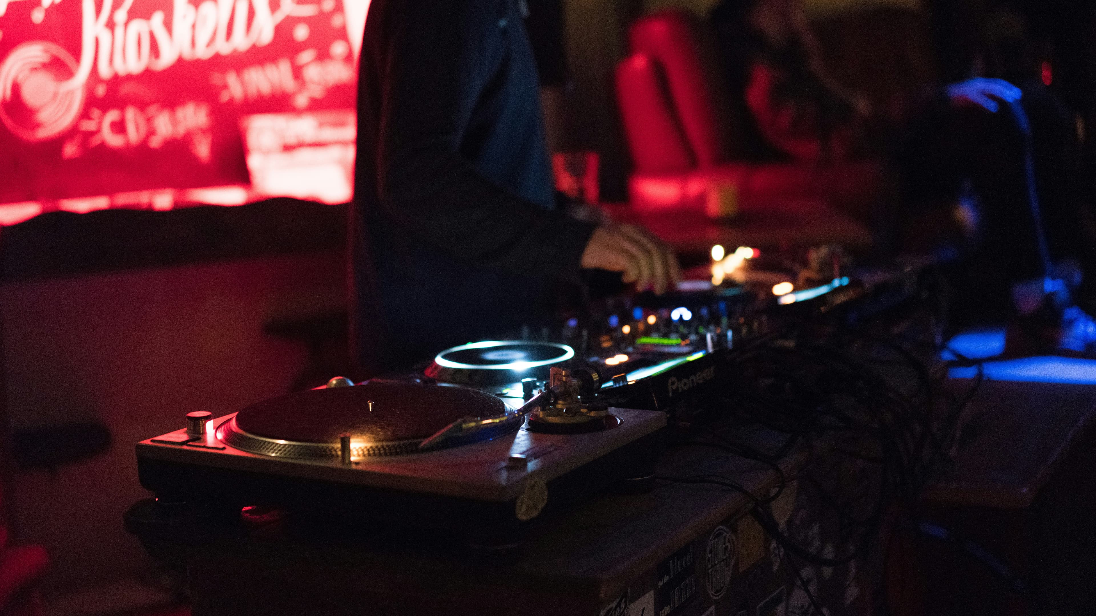 Top bars à Paris pour mixer ou apporter sa table de mixage